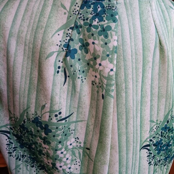 Vintage 1970s Green Tank Top Womens Medium Wild Print Poyester Handmade Floral - Picture 7 of 8